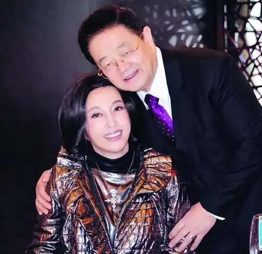 刘晓庆的三任前夫:甘当"人生跳板"却不抱怨,如今他们过得怎样_哪里拼