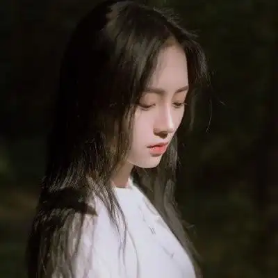 2021最流行的高冷侧脸女生头像