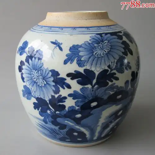 清代嘉庆青花菊花罐