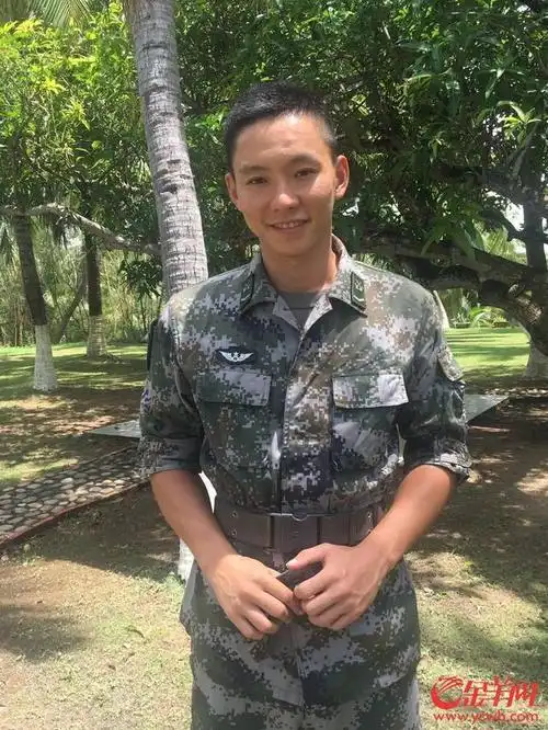 2015年,他通过层层选拔,成为45名中国军人代表之一,赴美国西雅图参加