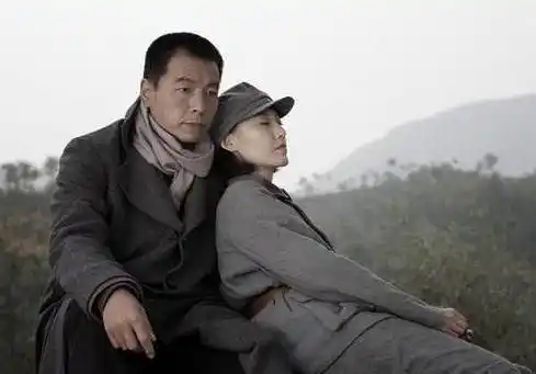 原创荧屏硬汉王挺从警察到演员王挺的成功离不开他的妻子