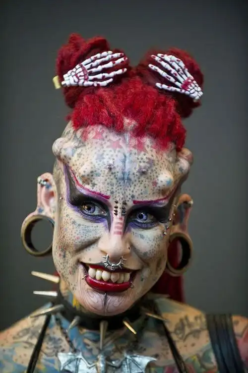 30个世界上非常奇特的女人(1),她们每一个都那么与众不同!