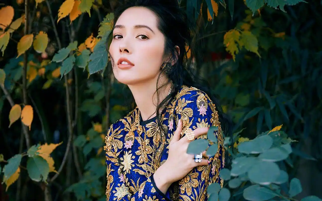 郭碧婷华丽优美时尚杂志写真图片桌面壁纸