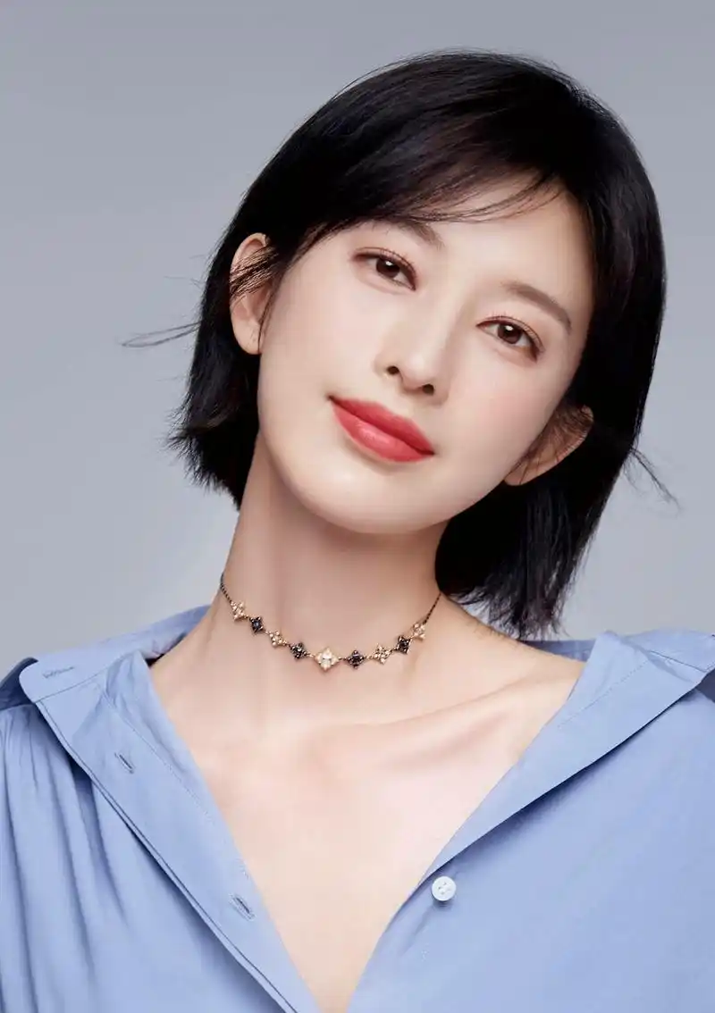 张俪经纪人合作洽谈13524211195