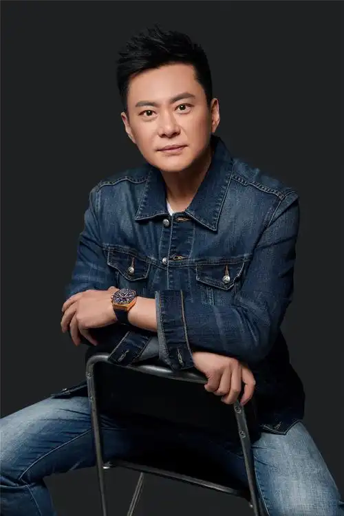 p>王斑,1971年7月7日出生于河南省郑州市,中国内地演员,导演;北京