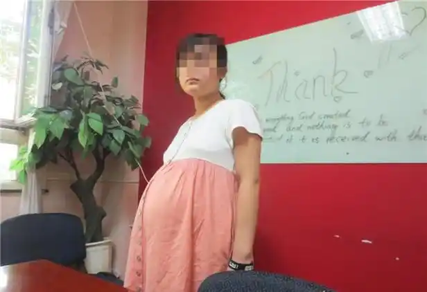 每天都在上学,怎么可能会平白无故怀孕呢?