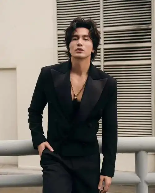 网剧夏花超话#言承旭#光是遇见,就已经很美好了97@言承旭jerry