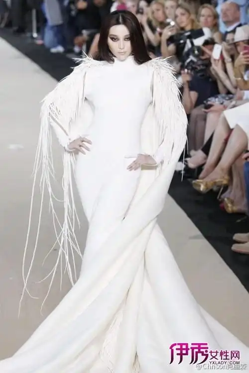 戛纳电影节红毯上范爷的进化史