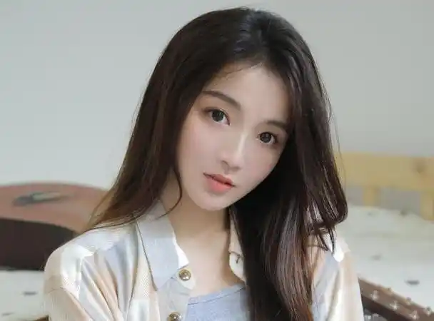 儿子玩手机,无意中跳出一条小视频,看到视频上那个人,我决定离婚