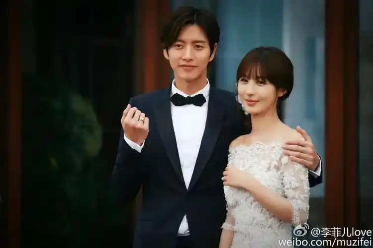 不认识李菲儿?除了黄晓明前女友,她还和李易峰有过一段.