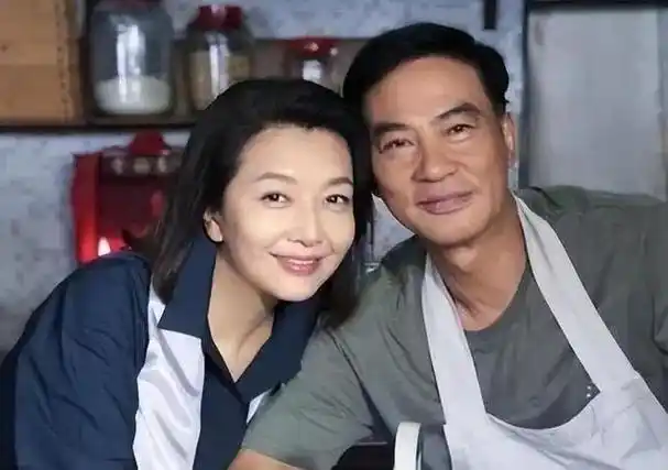 演员田小洁从车间到荧屏如今娶了女神江珊事业蒸蒸日上