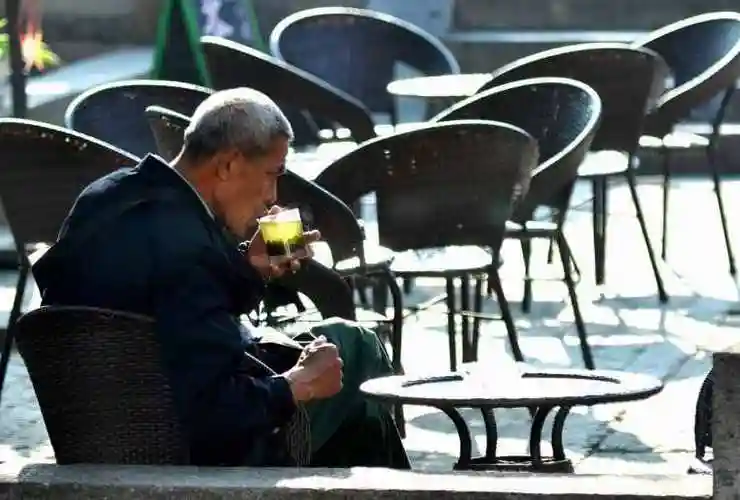 老年人用什么泡水喝对身体好(老年人适合喝什么茶)- 茶文化网