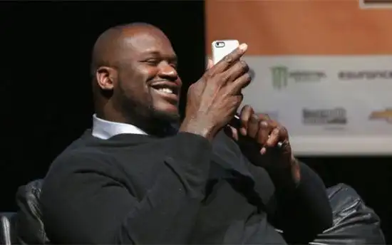 大鲨鱼也爱怒鸟 奥尼尔买iphone 6也得排队