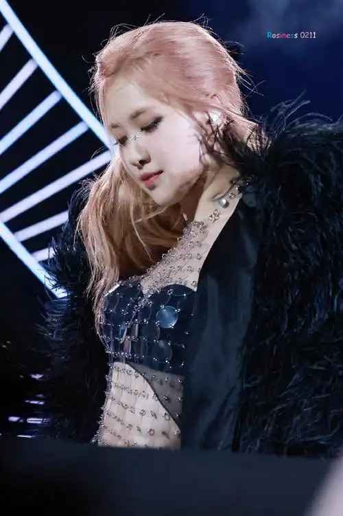 ros07[超话]##朴彩英科切拉##朴彩英眼妆好漂亮