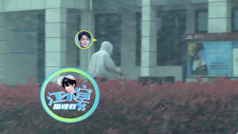 原创林更新携小11岁校花女友出游途经服务区吃泡面为避嫌分开走