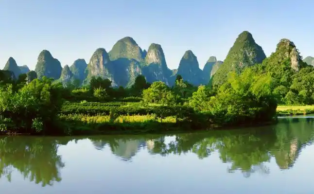 房子靠山好还是靠水好背有靠山风水怎么说