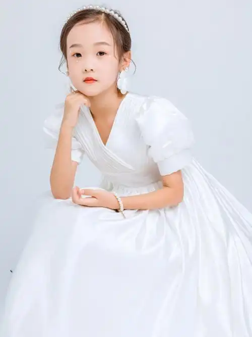 儿童写真干净清爽的公主裙写真照超可爱