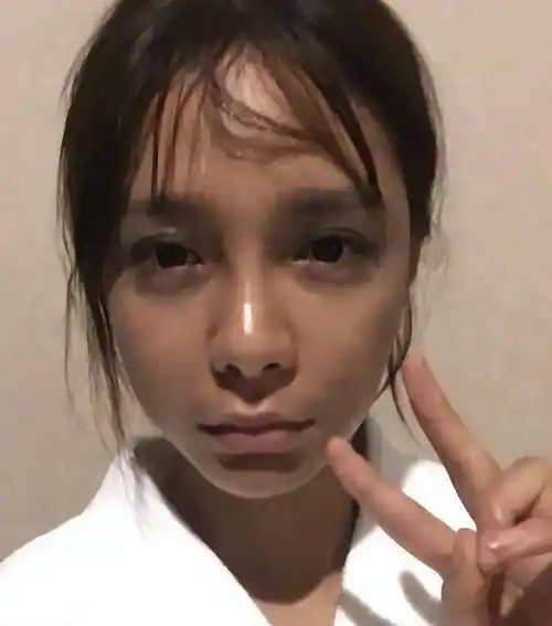 13位女星素颜名场面!浮肿油腻,憔悴老态,还暴露动脸痕迹