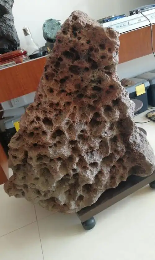 各位老师看看,无磁性石陨石约,300公斤,有没有感兴趣的?