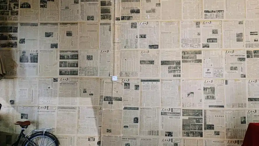 复古的报纸墙 - 蚂蚁蜗牛 - 图虫