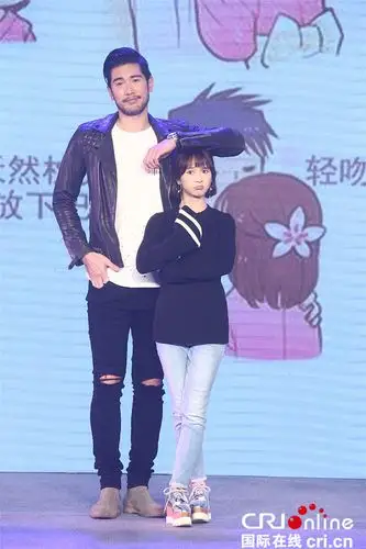 《最萌身高差》高以翔嘟嘴卖萌 与王水林秀恩爱(图)