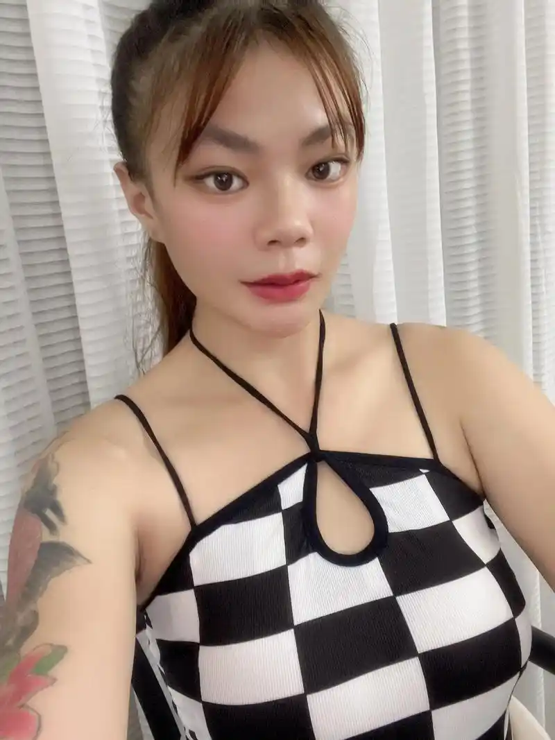 zy_adxw·2年前#李纯回应黑桃纹身 #李纯纹身 也就是一个黑桃,脑洞