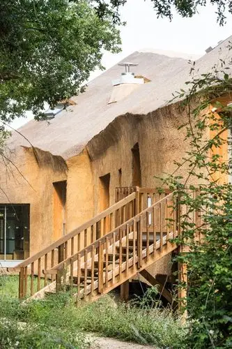 【转】泥巴房by guinée potin architectes