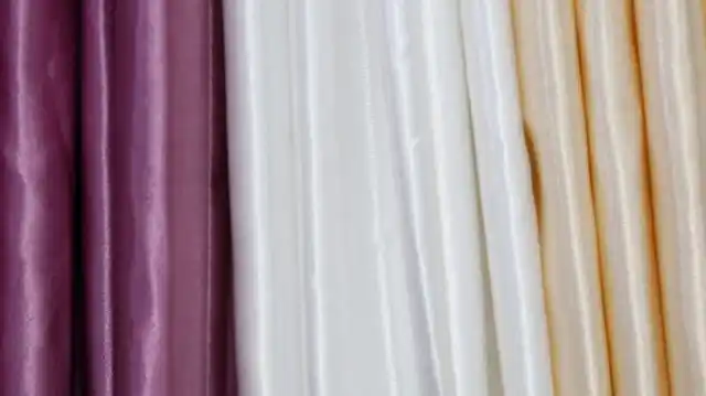 米白色与纯白色对比