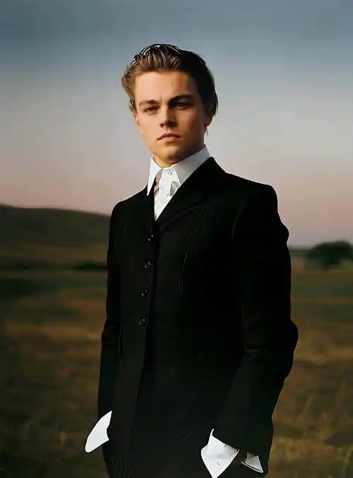 年少成名,潇洒倜傥,儒雅帅气……莱昂纳多61迪卡普里奥是童星出道