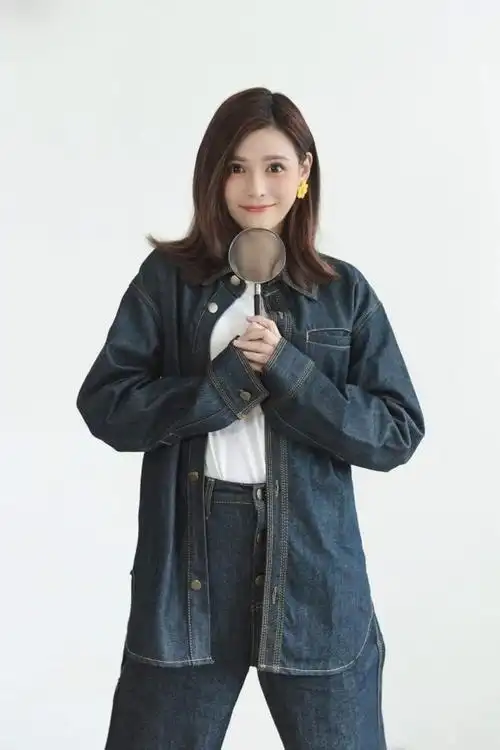 萌学园素材抱图关注