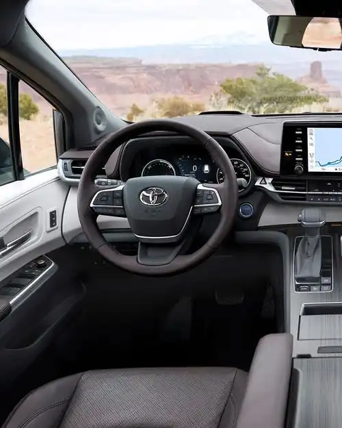 2021款丰田塞纳sienna内饰