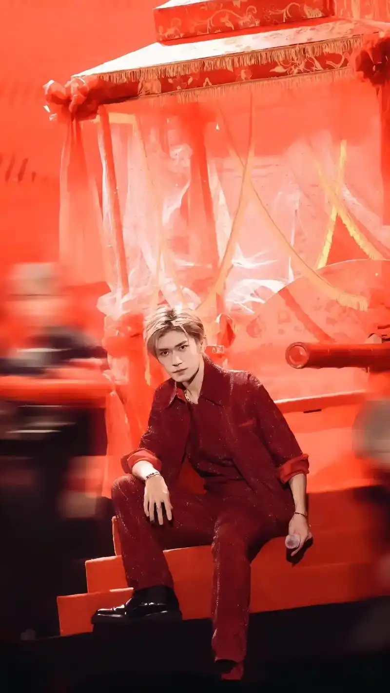 谁还没坐上易烊千玺的大花轿#十年之约 #易烊千玺舞台照 # - 抖音