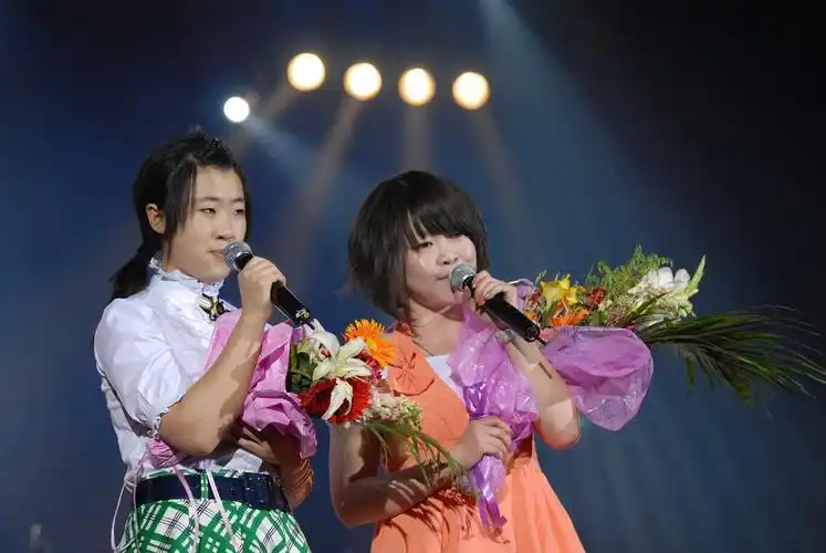 女生二重唱:莫斯科不相信眼泪