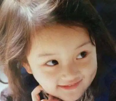 李小璐童年照曝光小时候就是美人坯子难怪有人这么喜欢