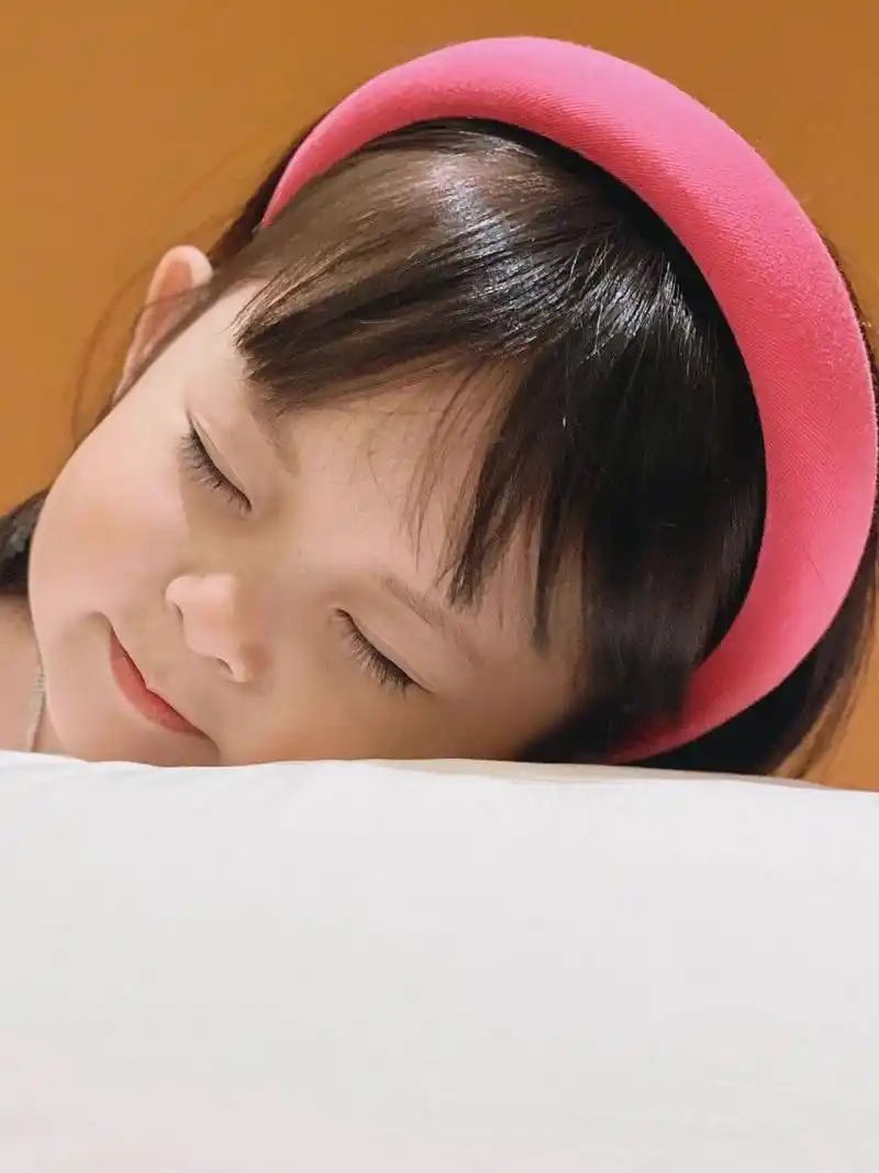 女宝宝发型|剪个可爱蘑菇头等于换了个女儿 女宝宝就是方便啊 就算