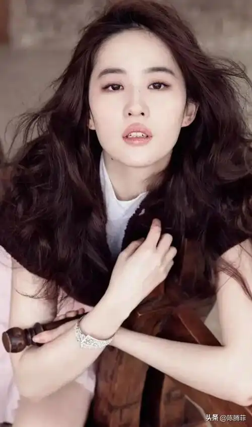 刘亦菲出生地:湖北省武汉市,出生日期:1987年8月25日,星座:处女座