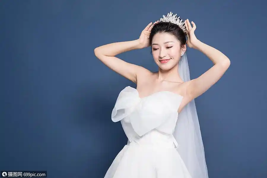 婚纱新娘半身照