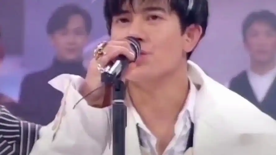 【郭富城】天王郭富城因当年的摇头火遍全网!