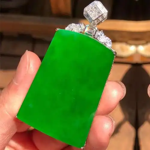 天花板收藏级帝王绿翡翠无事牌