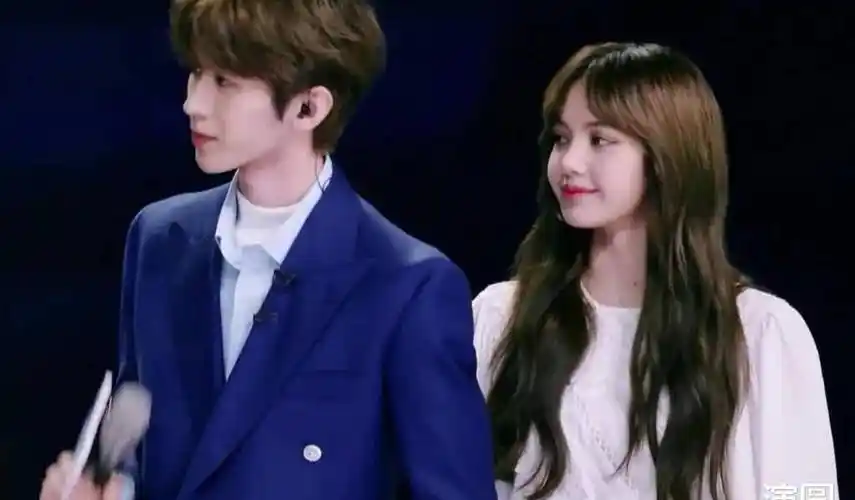 原创她得蔡徐坤喜爱成王大陆想娶的人年仅23岁在舞台上魅力四射