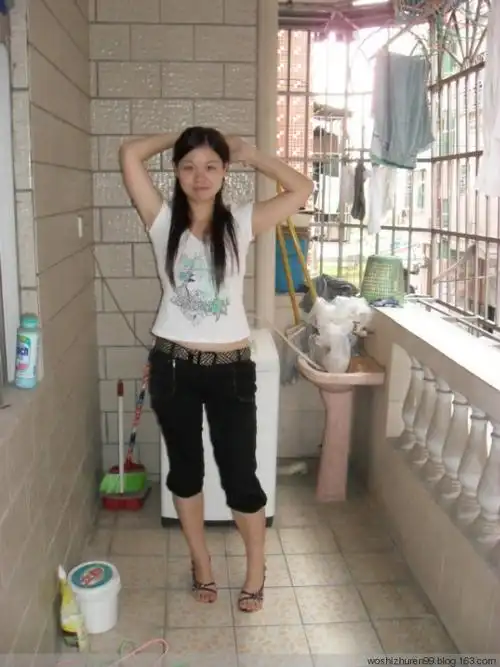 居家自拍 - 圆润女郎 - 深闺熟女