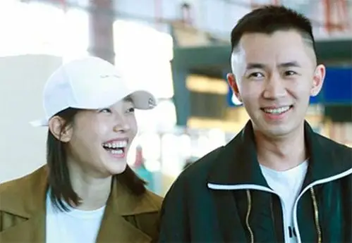 白百何现任男友是谁 街边当众亲密搂抱神秘男子身份遭揭底