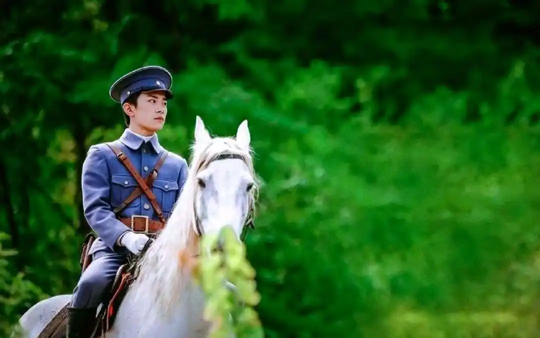 热血同行:易烊千玺的戏曲扮相出了,后期还有军装,又被惊艳到?