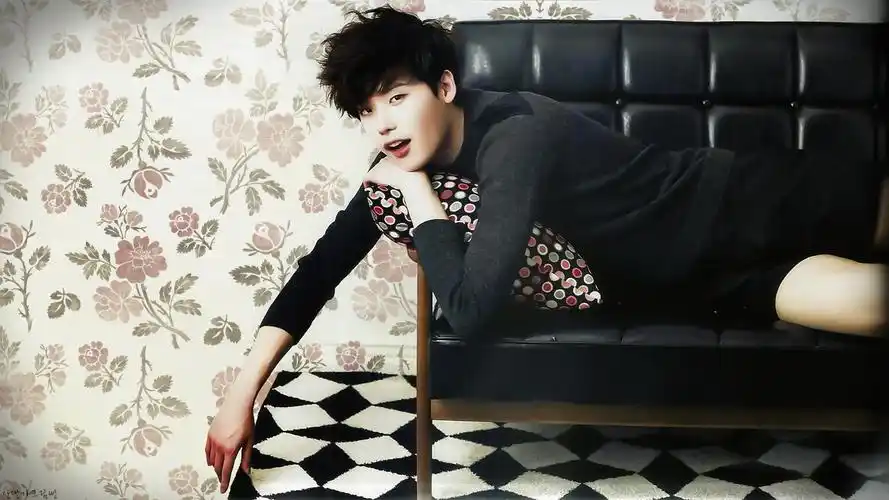 李钟硕帅哥明星win8宽屏电脑桌面壁纸高清大图预览1920x1200_日韩明星