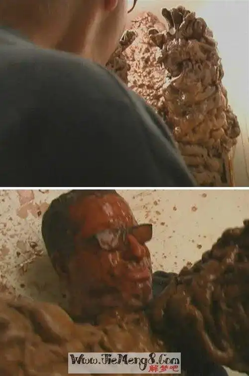 梦见自己拉屎在裤子里 梦见自己大便拉在裤子里