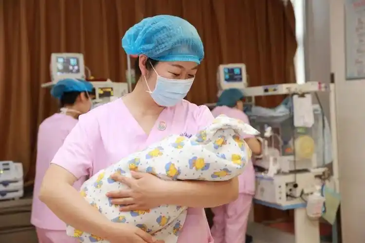 榜样烟台山医院新生儿科护士长民盟盟员杲海燕获评烟台好护士