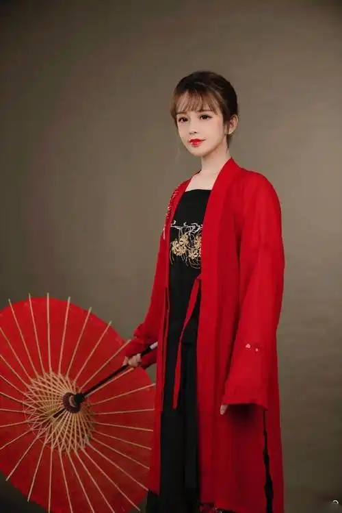 "女装大佬"轩墨宝宝宣布脱单,男粉女粉竟同时说:我被绿了?