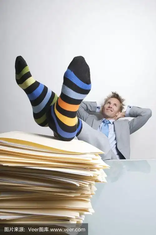 商人办公室职员翘着脚休息