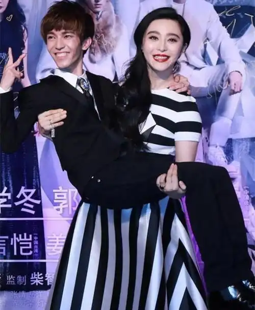 郭敬明身高多扎心几张图告诉你答案