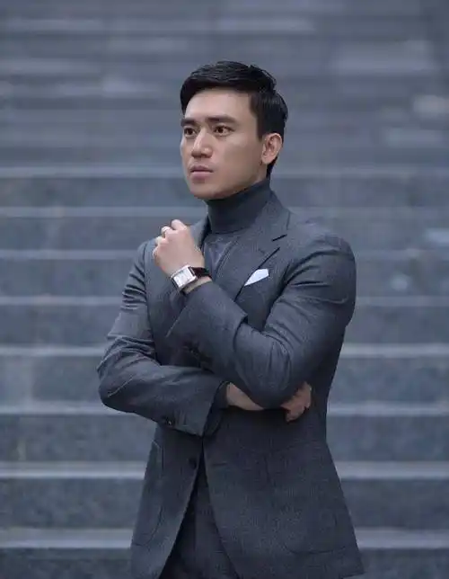 男人过了40岁,发型尽量不要留寸头,油头,换成这些才优雅有格调_头发